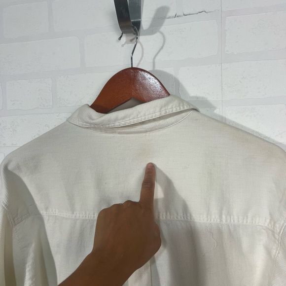 Disney Store Button Down Shirt Womens Size L Off White Pooh Embroidered - Picture 10 of 16